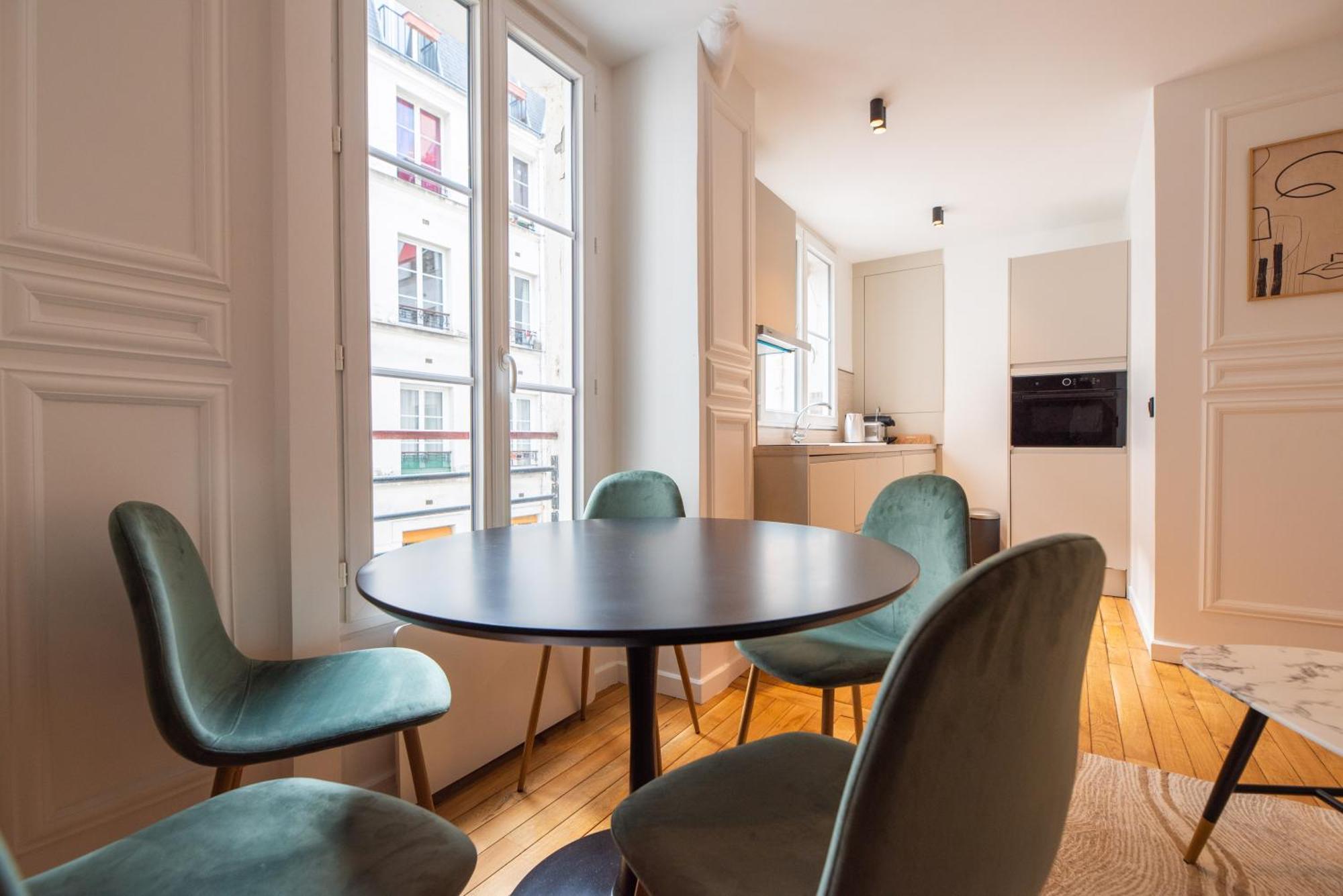 Lovely Near Canal St Martin Apartment Paris